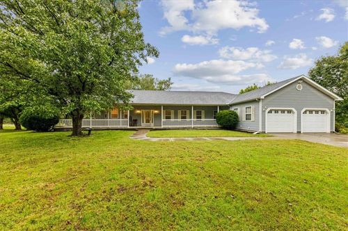 15036 Hillside Rd, Leavenworth, KS, 66048-8206 | Card Image