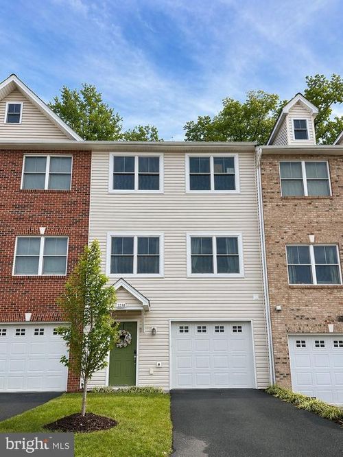 2238 Deyerle Ave, HARRISONBURG, VA, 22801-8071 | Card Image