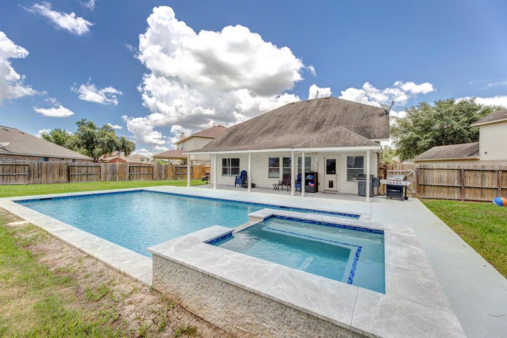 Tavern Springs Ln, Katy, TX 77449