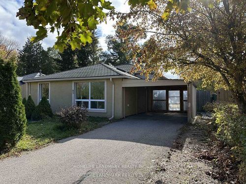 85 Aurora Heights Dr, Aurora, ON, L4G2X1 | Card Image