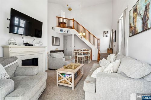 1317 Paddington Rd, Mahwah, NJ, 07430-3253 | Card Image