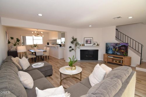 73-18550 Hatteras St, Tarzana, CA, 91356 | Card Image