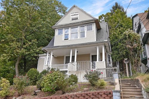 184 Buckingham St, Waterbury, CT, 06710-1914 | Card Image