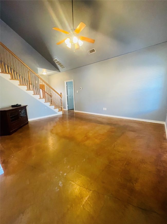 103 W 6 Th St, House other with 3 bedrooms, 3 bathrooms and null parking in Lindsay TX | Image 8