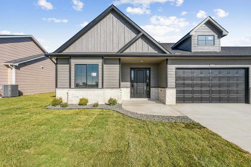 1640 E Appleton St, Valley Center, KS, 67147 | Card Image