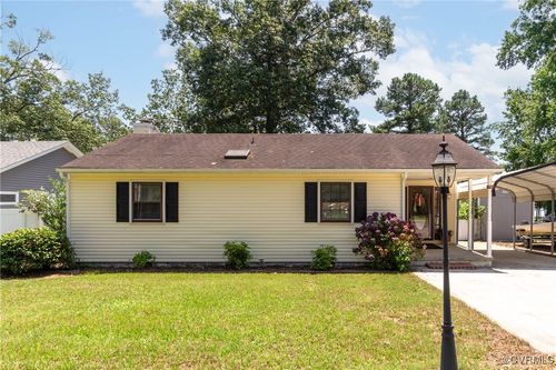 742 Shore Dr, Hartfield, VA, 23071-2045 | Card Image