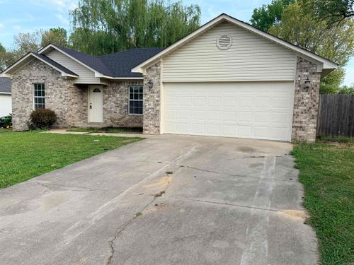 2 Shamsie Dr, Ward, AR, 72176-8795 | Card Image