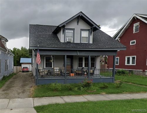 147 Center St, Canastota, NY, 13032-1340 | Card Image