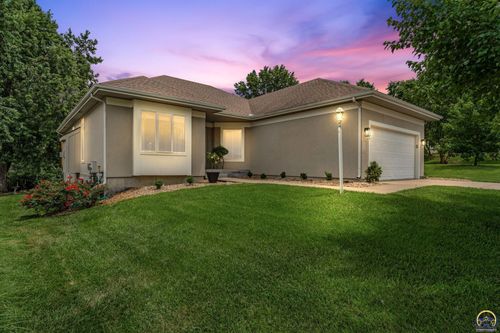 940 Sw Woodbridge Ct, Topeka, KS, 66606-4600 | Card Image