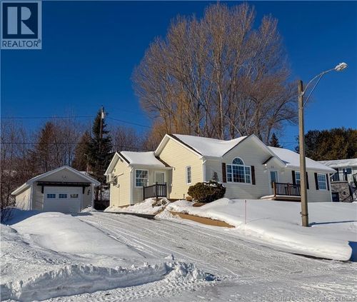 35 Cote Bleu Dr, Bathurst, NB, E2A3G1 | Card Image