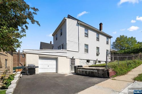 539 Bergen Blvd, Ridgefield, NJ, 07657-2020 | Card Image