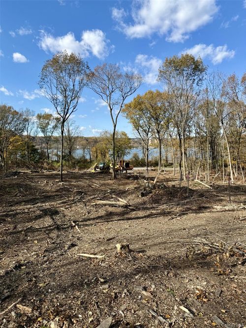 17 River Road N, Wappinger, NY, 12512 | Card Image