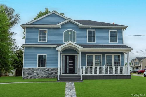 139 Maple Ave, Bethpage, NY, 11714-2117 | Card Image