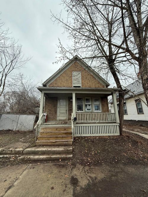 2749 N 9th St, Milwaukee, WI, 53206-3213 | Card Image