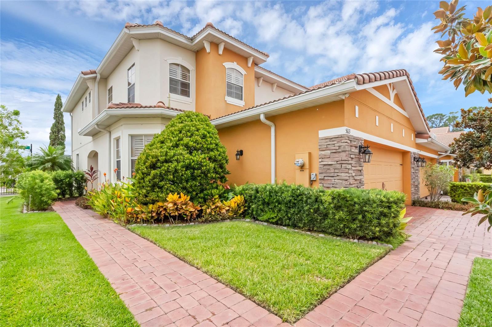 Fiorella Ln, Sanford, FL 32771