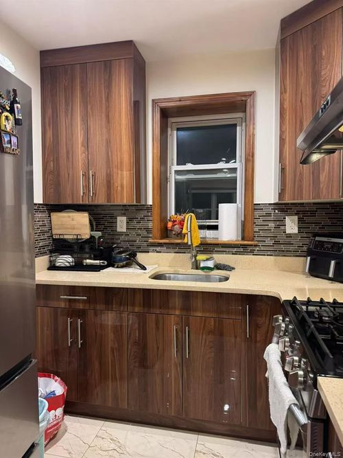 2fl-82 57th Avenue, New York, NY, 11373 | Card Image