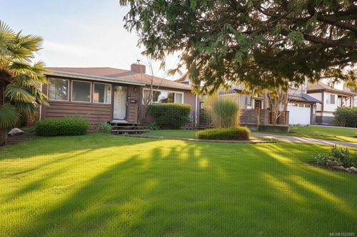 138 Sims Ave, Saanich, BC, V8Z1K1 | Card Image