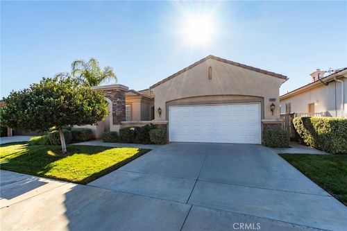 28667 Peach Springs Dr, Menifee, CA, 92584-8481 | Card Image
