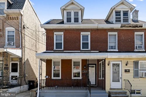 106 W 5th St, BRIDGEPORT, PA, 19405-1104 | Card Image