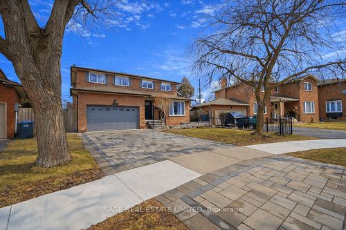 411 The Thicket, Mississauga, ON, L5G4P6 | Card Image