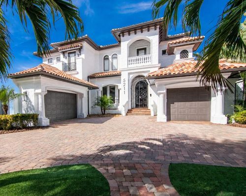 5211 W Neptune Way, Tampa, FL, 33609-3638 | Card Image