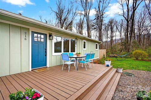 216 Vance Ave, Black Mountain, NC, 28711-3415 | Card Image