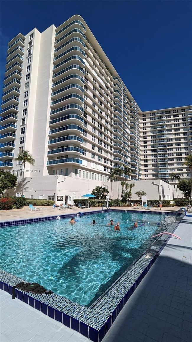 APT-508 - 3800 S Ocean Dr, Condo with 1 bedrooms, 2 bathrooms and null parking in Hollywood FL | Image 30
