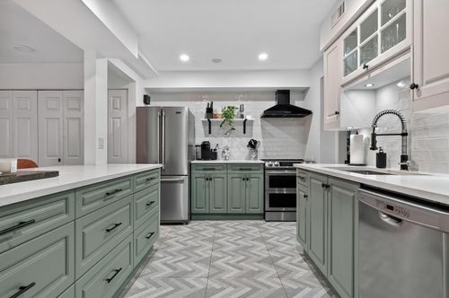 7355 Capistrano Dr, Burnaby, BC, V5A1P7 | Card Image