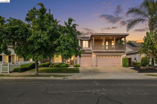 2705 Hawthorn Pl, Brentwood, CA, 94513-5498 | Card Image