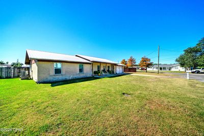 705 W 8th Street Circle, House other with 3 bedrooms, 2 bathrooms and null parking in Lynn Haven FL | Image 3