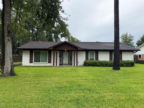 3011 Longwood Ln, Dickinson, TX, 77539-4412 | Card Image