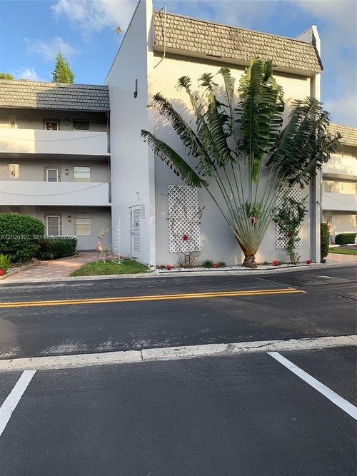 310-7797 Golf Circle Dr, Margate, FL, 33063-7314 | Card Image