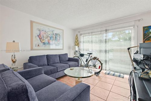 apt-261-450 Se 7th St, Dania Beach, FL, 33004-4419 | Card Image