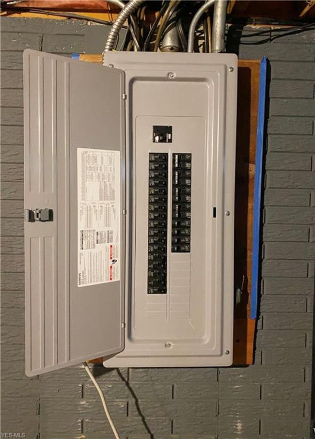 17133 Rabbit Run Drive, Sold in Strongsville Zoocasa