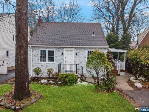 842 Grant Ave, Maywood, NJ, 07607-1716 | Card Image