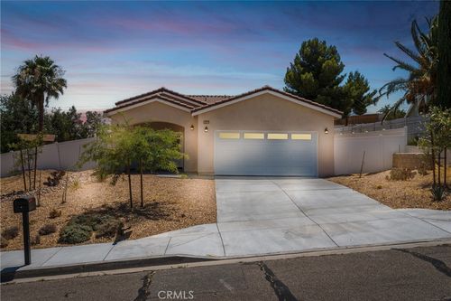 16277 Puesta Del Sol Dr, Victorville, CA, 92394-1441 | Card Image