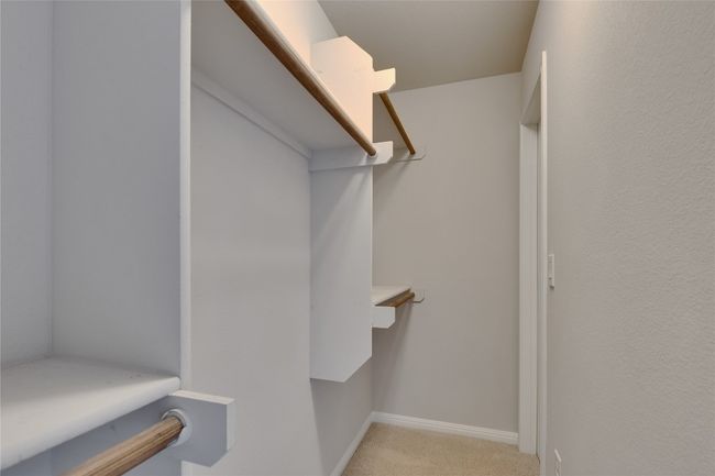 Walk-in closet | Image 13