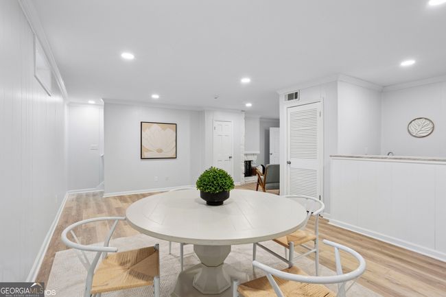 5273 Glenridge Dr, Townhouse with 3 bedrooms, 4 bathrooms and 2 parking in Sandy Springs GA | Image 55
