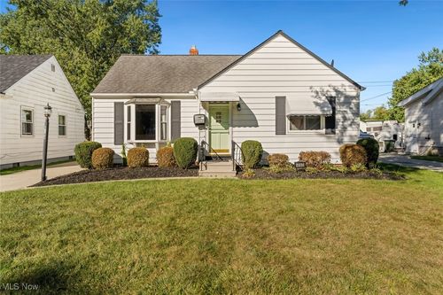 4140 W 220th St, Fairview Park, OH, 44126-1167 | Card Image