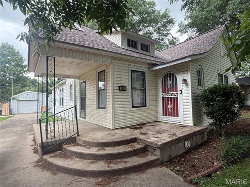 804 Ferguson Avenue, Caruthersville, MO, 63830 | Card Image