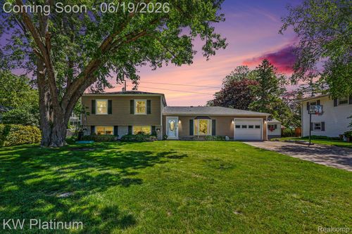 2346 Riverwood Dr, Port Huron, MI, 48060-2671 | Card Image