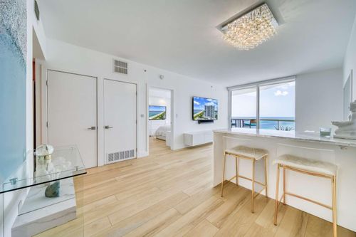 apt-2406-6365 Collins Ave, Miami Beach, FL, 33141-9617 | Card Image