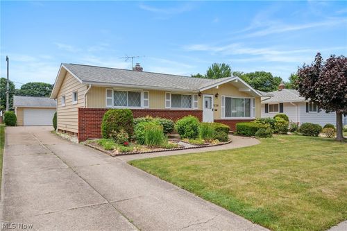 1226 Golden Gate Boulevard, Mayfield Heights, OH, 44124 | Card Image
