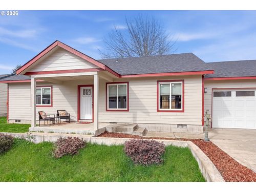 2382 E Irwin Way, Eugene, OR, 97402-1311 | Card Image