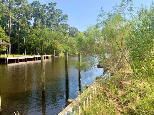 101 Island Dr, Slidell, LA, 70458-4212 | Card Image