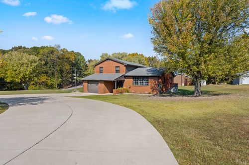 2425 Barwood Dr, Greenbrier, TN, 37073-4647 | Card Image