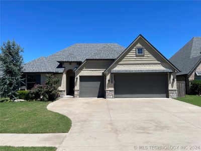 12909 S 5th Street, House other with 3 bedrooms, 2 bathrooms and null parking in Jenks OK | Image 2