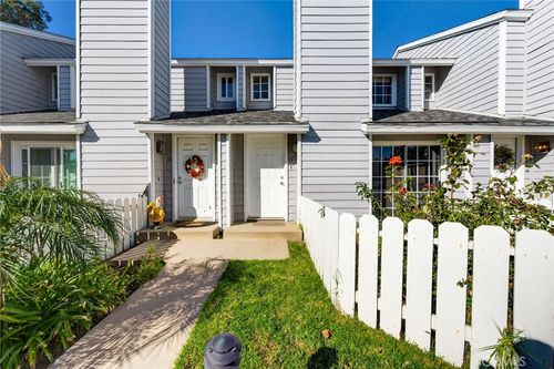 14380 Foothill Blvd, Sylmar, CA, 91342-7558 | Card Image