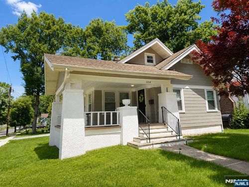 254 Midland Ave, River Edge, NJ, 07661-1627 | Card Image