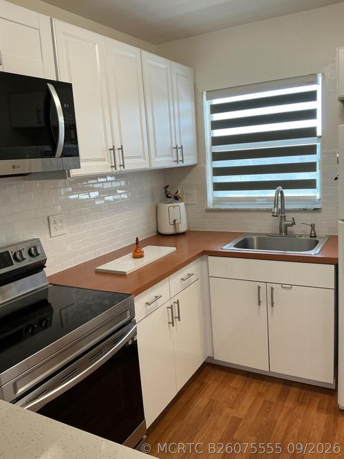 305-2720 N Pine Island Rd, Sunrise, FL, 33322-2273 | Card Image